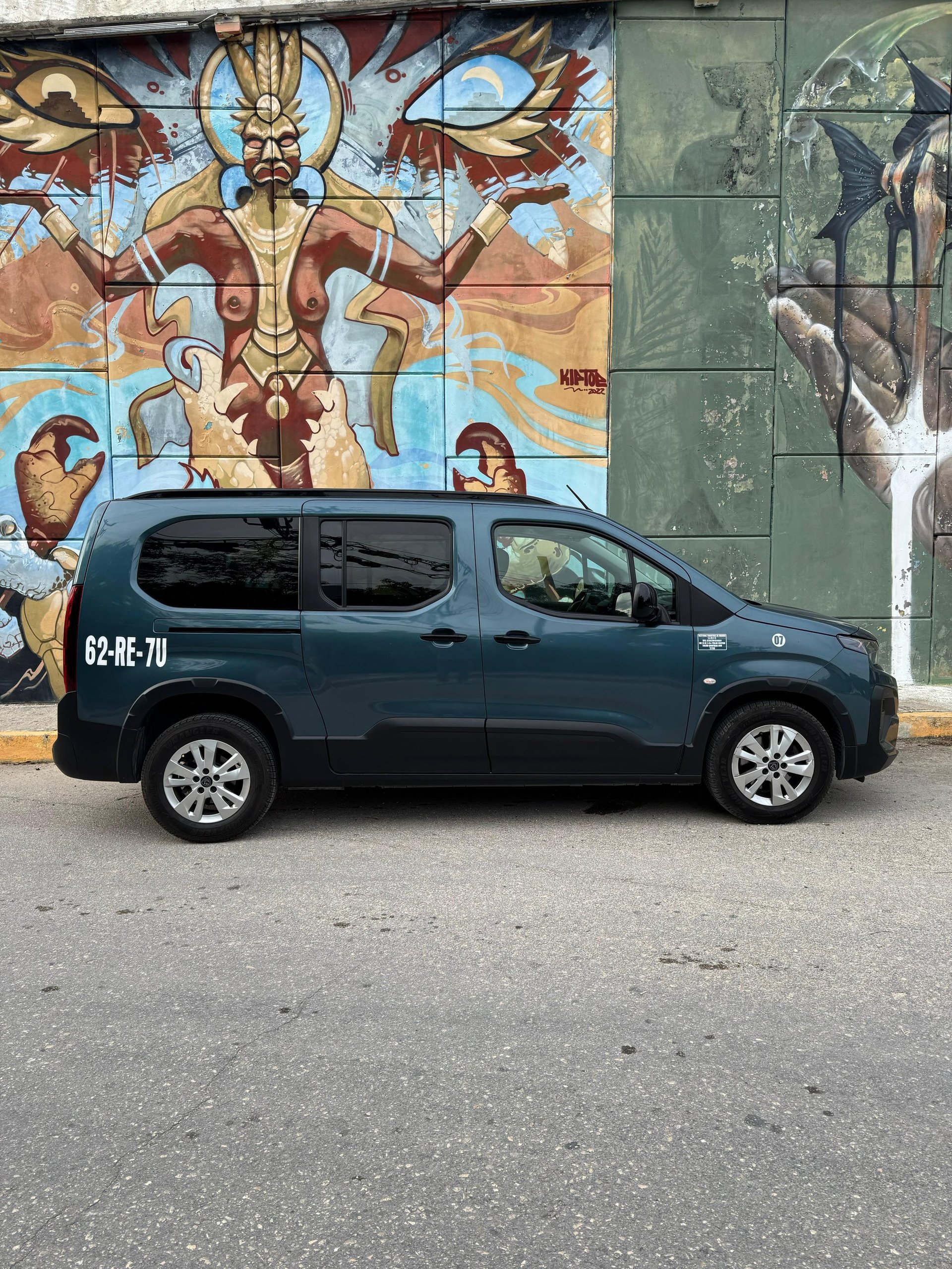 TTC Peugeot Rifter in Tulum for a private transfer from Cancun Airport
