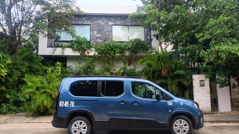 Vehículo de TTC para traslados privados a hoteles de Tulum y la Riviera Maya
